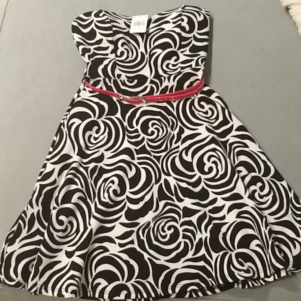 Black&white dress with belt